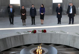 Gürcistan Dışişleri Bakanı Ermeni Soykırımı anıt kompleksini ziyaret etti