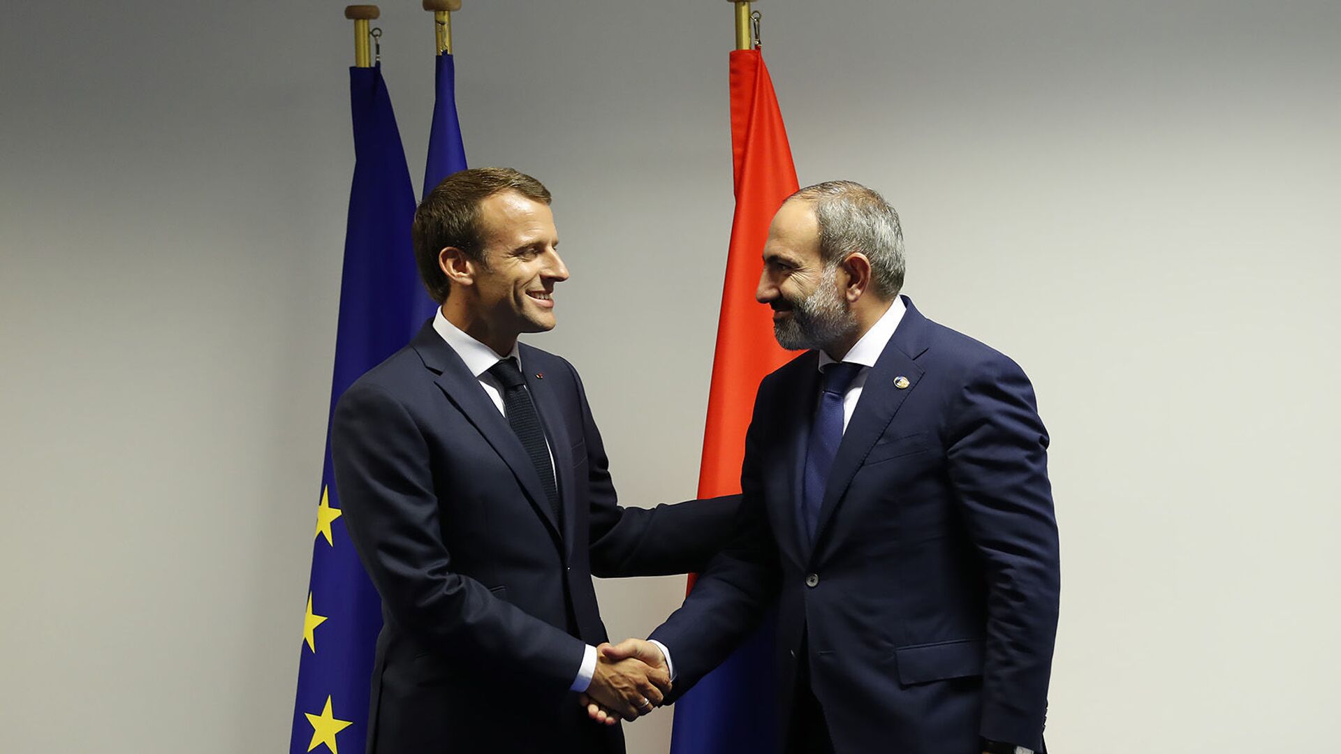 Paşinyan, Macron ile bir araya gelecek