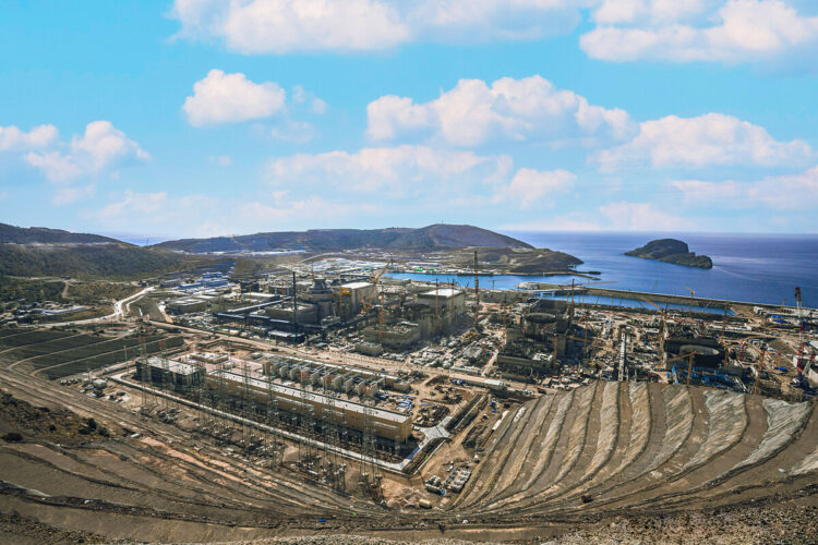 Rusya Devlet Nükleer Enerji Kuruluşu Rosatom tarafından inşa edilen Akkuyu Nükleer Güç Santralinin (NGS) sahasında Deniz Suyunu Tuzdan Arındırma Kompleksi işletmeye alındı.