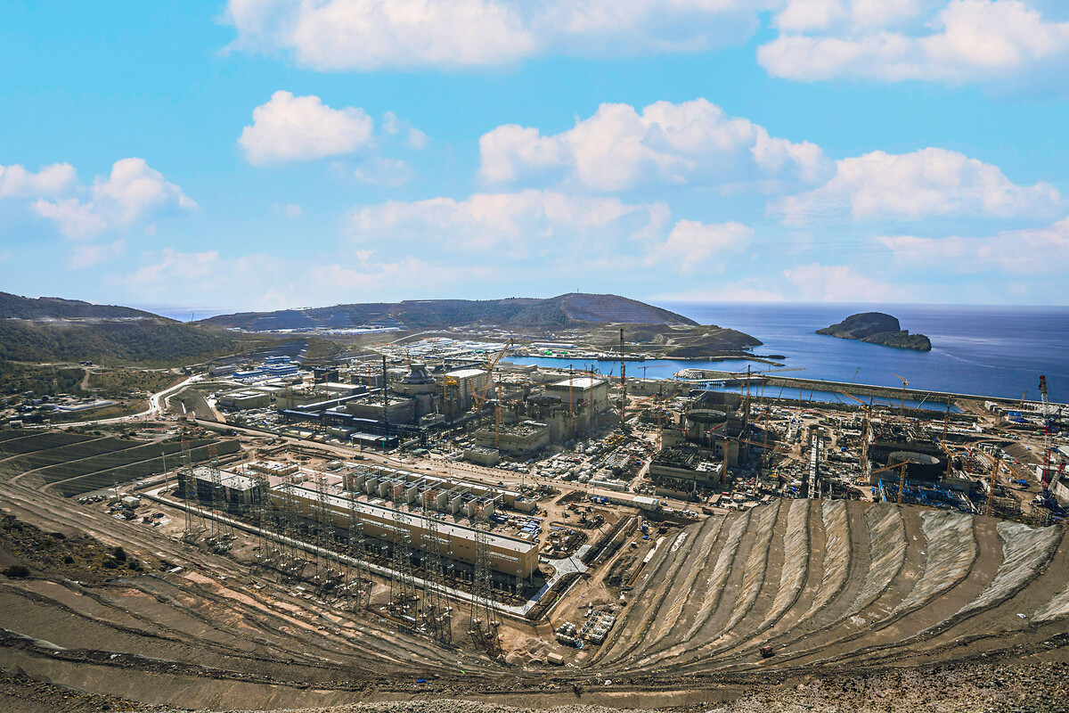 Rusya Devlet Nükleer Enerji Kuruluşu Rosatom tarafından inşa edilen Akkuyu Nükleer Güç Santralinin (NGS) sahasında Deniz Suyunu Tuzdan Arındırma Kompleksi işletmeye alındı.