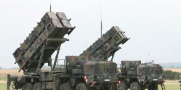 ABD Savunma Bakanlığı (Pentagon), Washingtonın Türkiyeye 3,5 milyar dolar değerindeki 80 adet Patriot tipi GEM-T füzesi ve 60 diğer hava ve füze savunma sistemlerinin satılmasını onayladığını açıkladı.