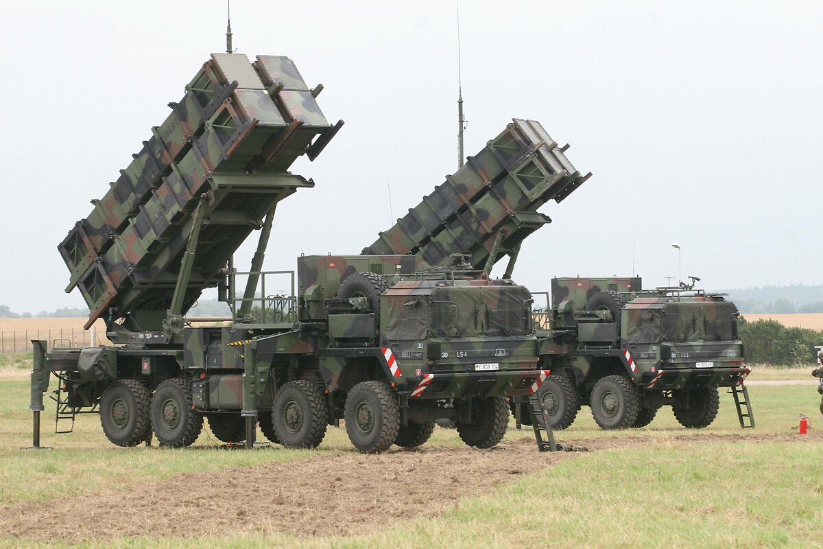 ABD Savunma Bakanlığı (Pentagon), Washingtonın Türkiyeye 3,5 milyar dolar değerindeki 80 adet Patriot tipi GEM-T füzesi ve 60 diğer hava ve füze savunma sistemlerinin satılmasını onayladığını açıkladı.