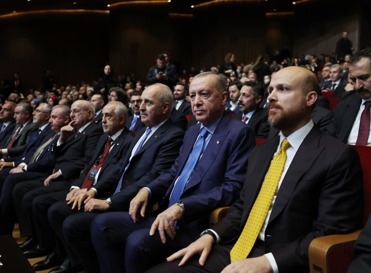 Cumhurbaşkanı Recep Tayyip Erdoğan, Atatürk Kültür Merkezinde düzenlenen İlim Yayma Ödülleri Programı’na katılarak bir konuşma yaptı.