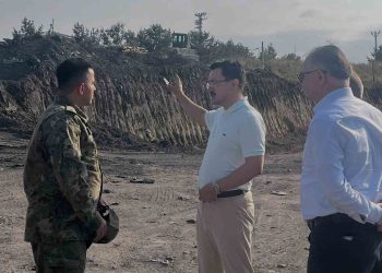 AKYAKA KAYMAKAMI DEMİRTAŞ, ERMENİSTAN SINIRINDAKİ DEMİRYOLU YENİLEME ÇALIŞMALARINI YERİNDE İNCELEDİ(KARS-İHA) (SERDAR DEMİRKAYA/KARS-İHA)