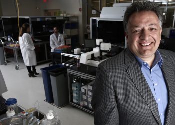 CAMBRIDGE, MA - APRIL 27: Noubar Afeyan of Flagship Ventures in a lab at Moderna Therapeutics in Cambridge, MA on Apr. 28, 2015. (Photo by Lane Turner/The Boston Globe via Getty Images)